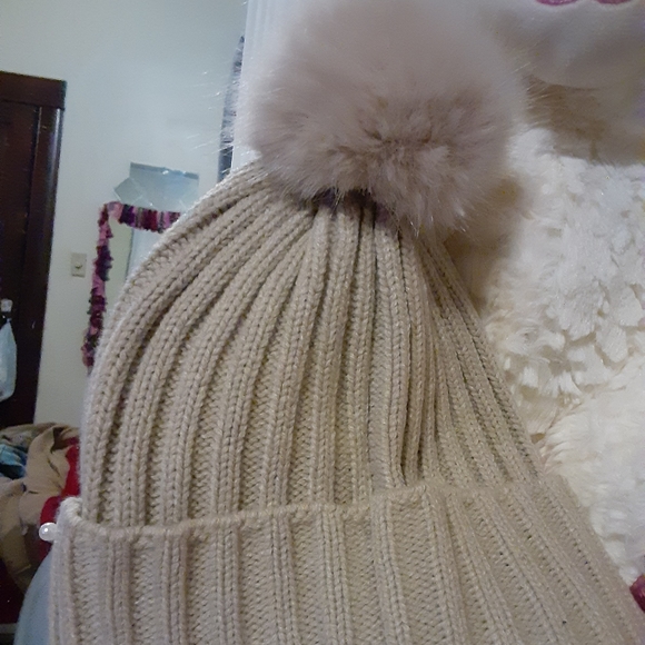 Hat - Picture 2 of 3